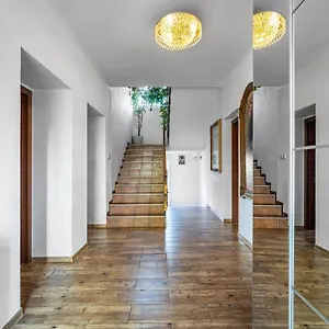  Apartmán Bajecne Ve S Bazenem A Terasou.
